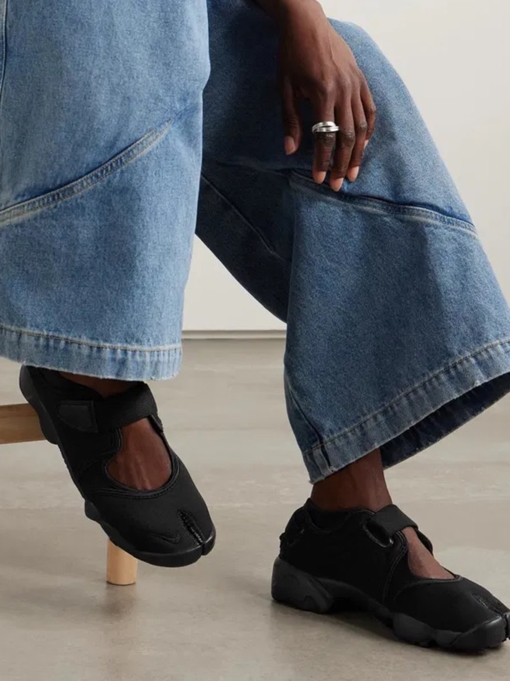 Nike Air Rift Sneakers black